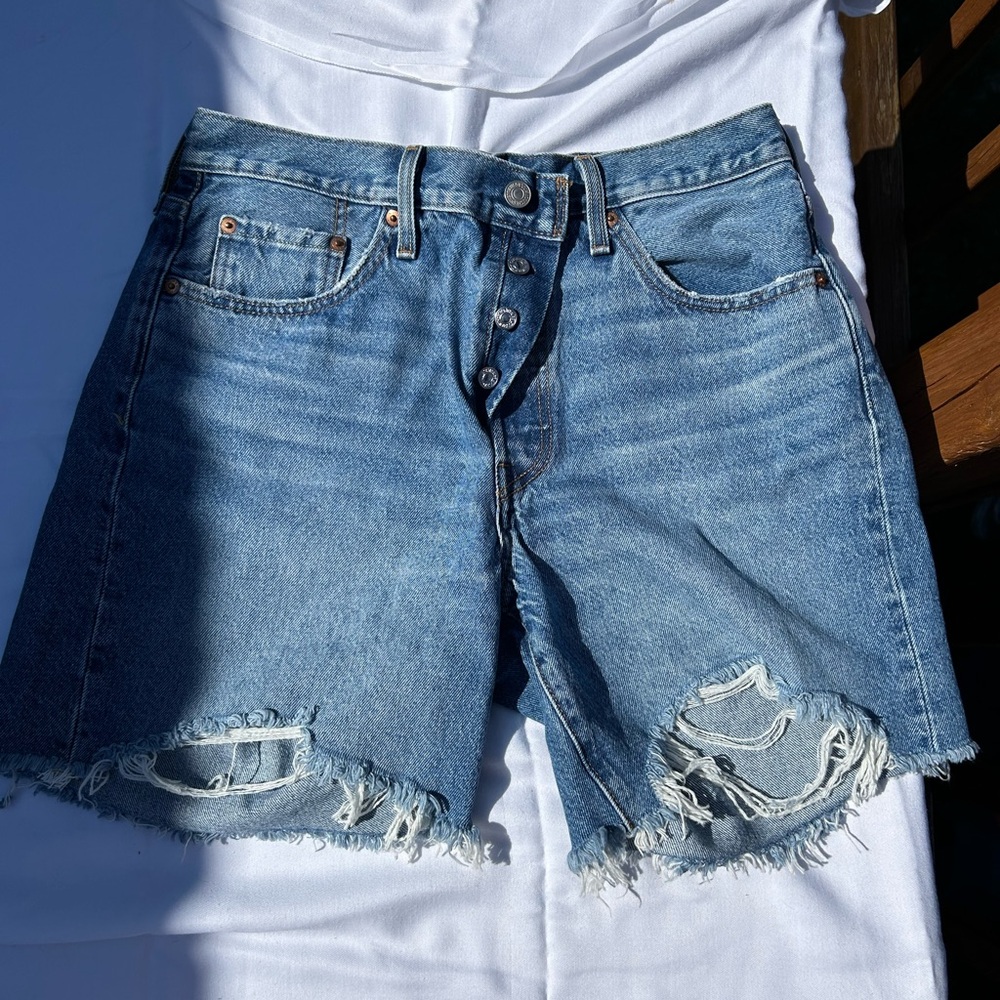 LEVIS WOMENS 501 HIGH RISE JEAN SHORTS SZ 29